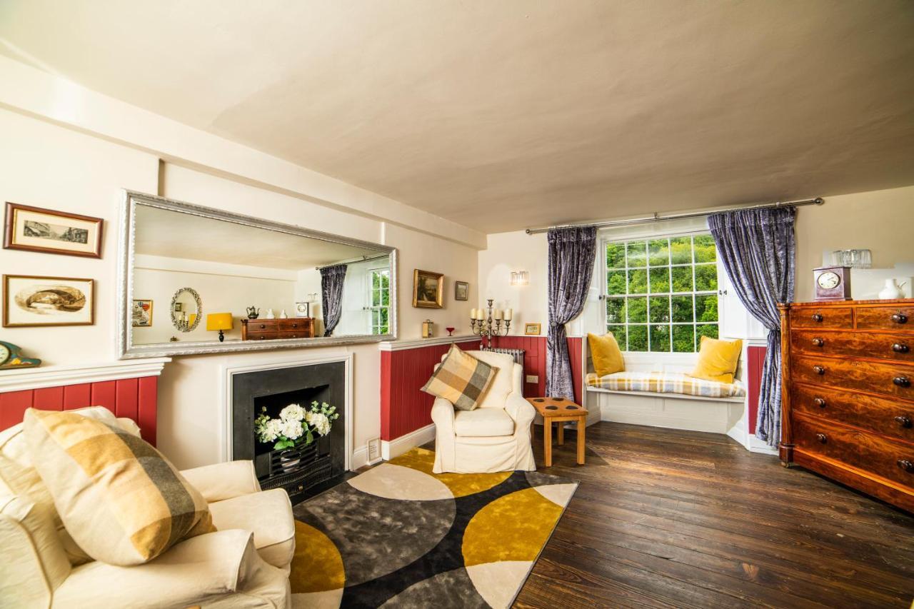 Self Catering Accommodation, Cornerstones, 16Th Century Luxury House Overlooking The River Llangollen Extérieur photo