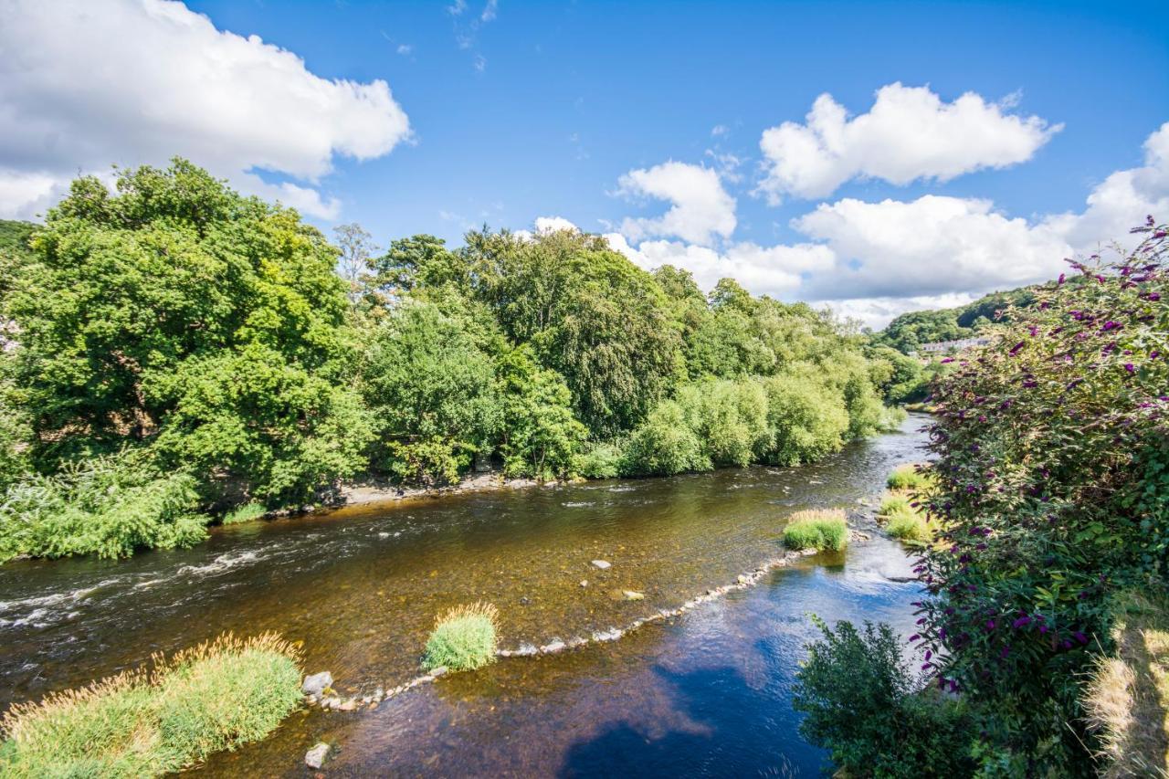 Self Catering Accommodation, Cornerstones, 16Th Century Luxury House Overlooking The River Llangollen Extérieur photo
